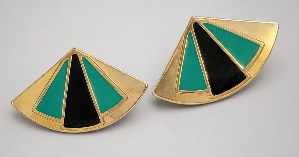 Vintage Gold, black, green enameled pierced earrings,‎ gold tone metal bp-81